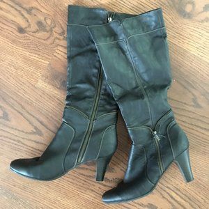 Heeled boots